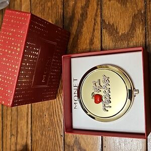 💥💥Host Pick💥💥Monet Compact Double Mirror Gold Tone Apple for #1 Teacher